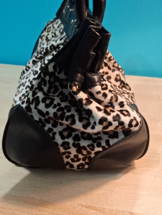 Ann Taylor Leopard Print Shoulder Bag with Black Accents - Picture 4 of 13